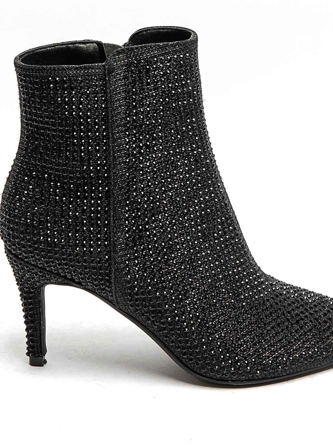 Bekka - Elegant stövlett med spetsig tå, helt täckt av glänsande strass